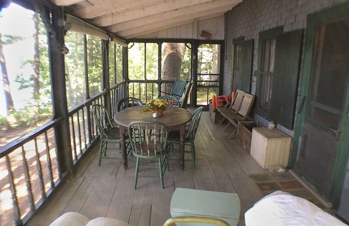 South Sanford Cabin | Maine Cabin on Beautiful, Quiet Lake.Close to Ocean