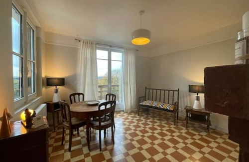 Mericourt Apartment | Maison Élégante et Sereine Avec vue Imprenable sur la Seine