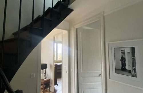 Mericourt Apartment | Maison Élégante et Sereine Avec vue Imprenable sur la Seine