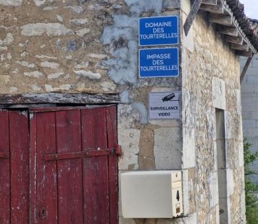 Saint-Dizant-du-Gua House | Maison 6 couchages