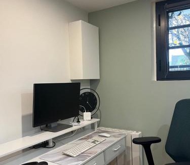 Arnouville Apartment | Maison Arnouville 15 mins CDG Airport 20 mins Paris