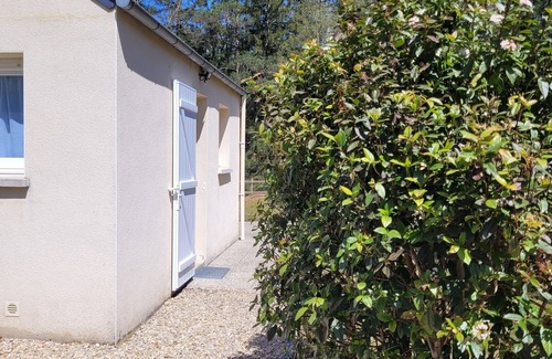 Bugeat House | Maison Avec Accès Direct à la Rivière