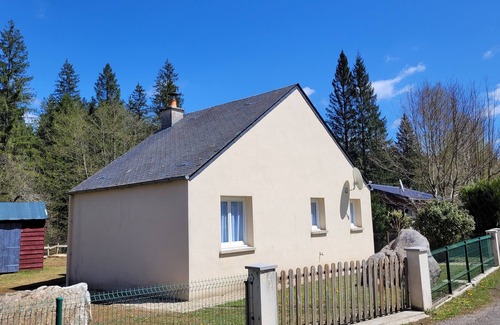 Bugeat House | Maison Avec Accès Direct à la Rivière