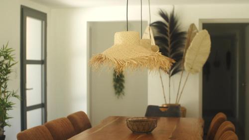 Varaire Villa | Maison avec terrasse en bois et piscine