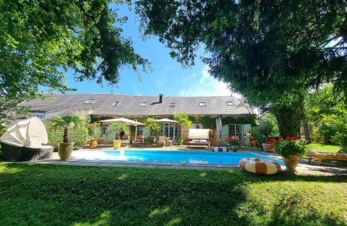 Le Lonzac Bed & Breakfast | Maison d'hôtes Les jardins Saint Eloi