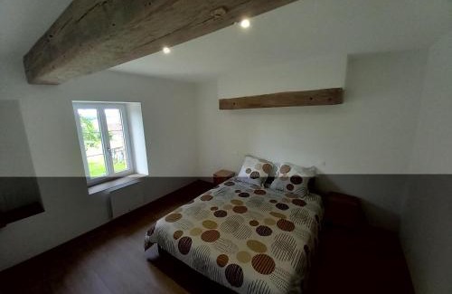 Melleray House | Maison de campagne rénovée avec terrasse, 3 chambres et équipement moderne, au cœur des collines du Perche - FR-1-410-447