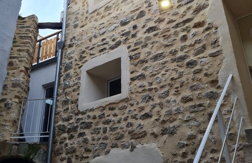 Euzet-les-Bains House | Maison de Village Dans Petit Village Gardois