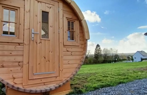 Le Beny Bocage Cottage | Maison des Bruyères 25 people : unusual housing, spa, Billard