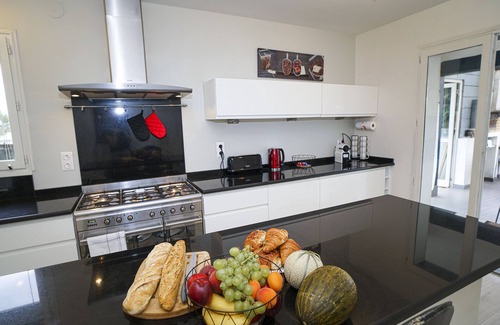 Benejacq Villa | ★Maison des Pics ★ Villa 10-12pers ★ Piscine ★ Vue