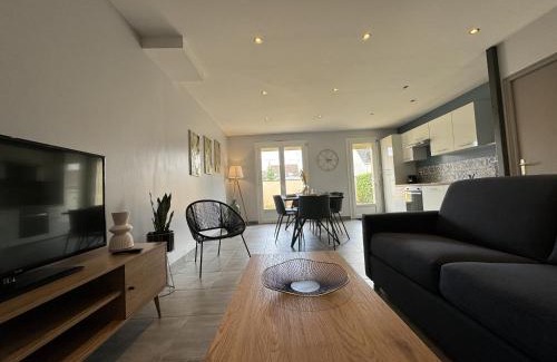 Arnage House | Maison des tourelles - 6pers - WiFi - Rêve au Mans