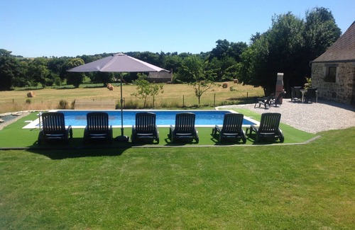 Saint-Aignan Cottage | Maison du Guerledan with private heated Pool and WIFI for 6 people.