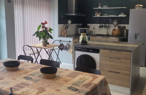 Saint-Pierre-Quiberon Bed & Breakfast | Maison Familliale de Village à 500m de la Plage,animaux Acceptés Parking Gratuit