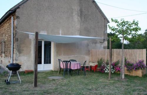 Saint-Genest House | Maison familiale avec jardin clos, proche station thermale - FR-1-489-562