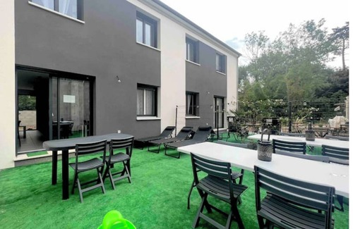 Saint-Germain-sur-Morin House | Maison Familiale et SPA Disneyland Paris