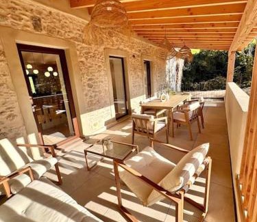 Carcassonne Apartment | Maison Henriette - Au plus près de la Cité Médiévale