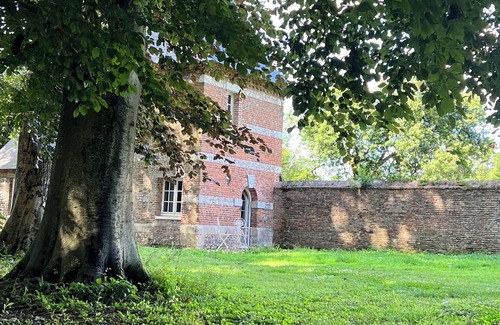 Gremonville House | Maison Historique D'époque Henri IV Dans le Parc du Château