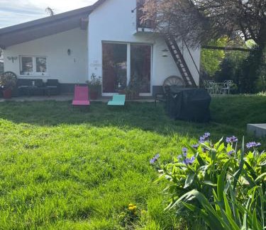 Sainte-Croix-en-Plaine House | Maison « jardin la cigogne »