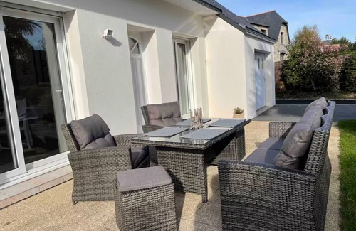 Beaussais-sur-Mer House | Maison K'armen. Quiet property on the Emerald Coast.