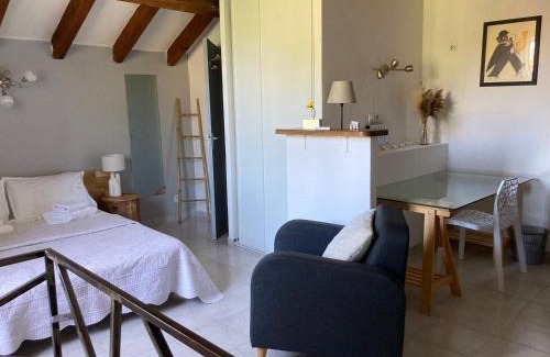 Corte Apartment | Maison Kyprea: charmant appartement/duplex , spacieux, tout confort avec terrasse extérieure privée, parking privatif , vue pittoresque sur la citadelle de Corté et les montagnes.
