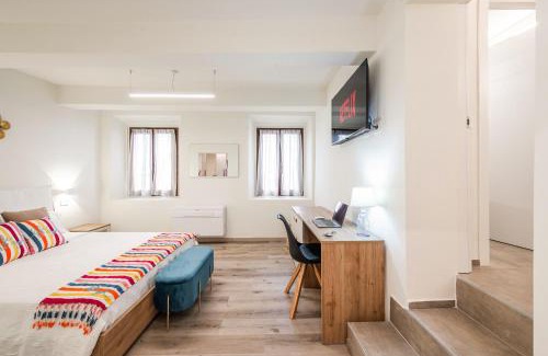 Old Town Apartment | Maison La Pomposa Suite