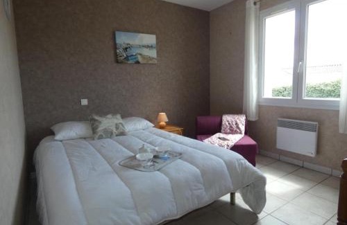 Notre-Dame-de-Monts House | Maison lumineuse avec jardin près de la plage - 2 chambres, animaux acceptés, WIFI, parking - FR-1-540-286