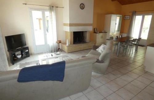 Notre-Dame-de-Monts House | Maison lumineuse avec jardin près de la plage - 2 chambres, animaux acceptés, WIFI, parking - FR-1-540-286