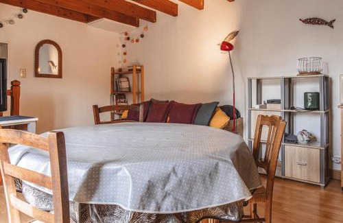 Bourgs-sur-Colagne House | Maison place de la Pieta
