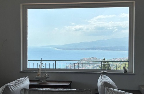 Copanello Apartment | Maison Stalettì between sky, sea and prickly pears
