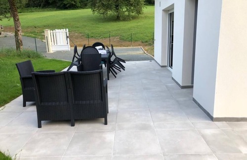 Saint-Romain-le-Noble House | Maison t3 70m2 et 50m2 de Terrasse Dans un Écrin de Verdure