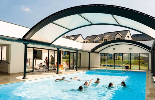 Queven House | Maisonnette familiale avec piscine chauffée