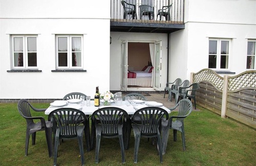 Horton Cottage | MAIZE COTTAGE With Sea View (Sleeps 8 Adults)