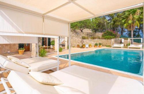 Calvia Villa | Majestic Holiday Estate in Calvià Up to 12 Guests