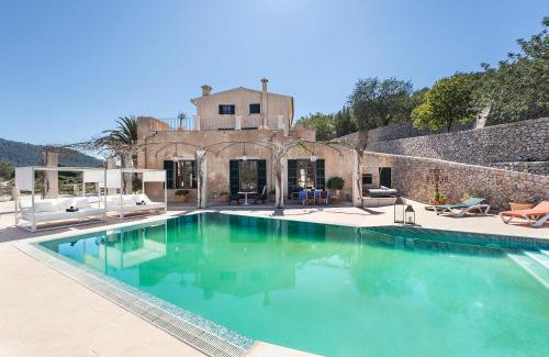Calvia Villa | Majestic Holiday Estate in Calvià Up to 12 Guests