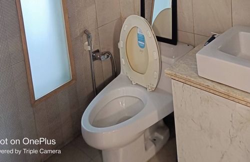 Okhla Apartment | Majestic Home with Serene Aura in South Delhi
