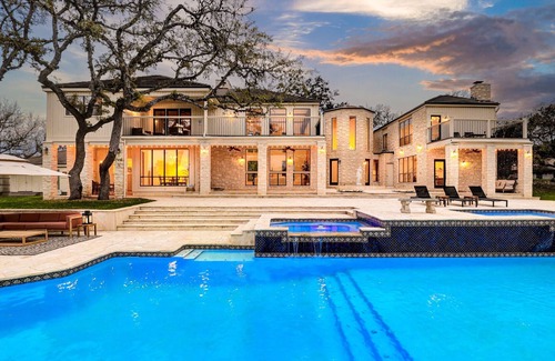 Cross Mountain House | Majestic Oak - A Birdy Vacation Rental