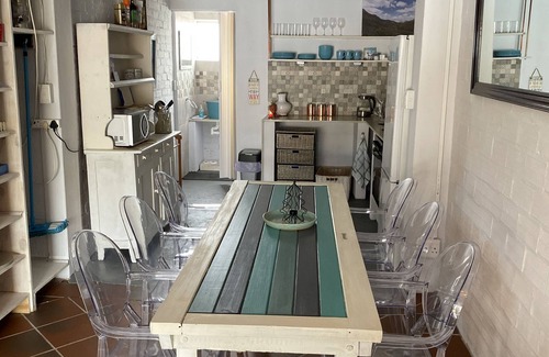 Parklands Apartment | Makanaka Holiday Flatlet
