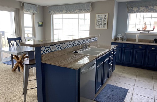 Westport Condo | Make a SurReel Cocktail - 1 part water + 1 part sand + 2 parts GREAT VIEW