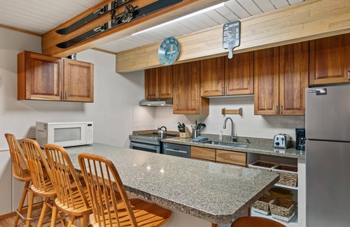 Aspen Condo | Make It An Endless Summer! 15% off 3 nights thru 11/19