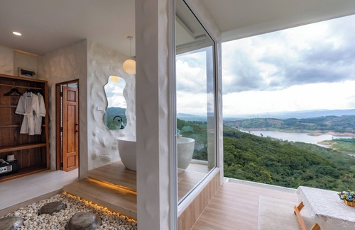 Mae Suai House | Make me see cloud