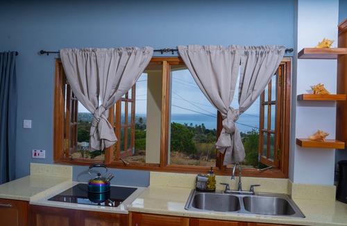 Choiseul Apartment | Make peace with the ocean with breathtaking views and great beach Free Breakfast