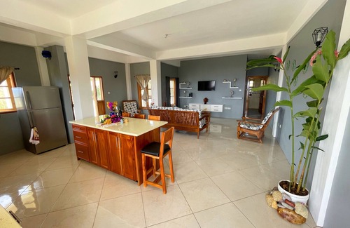Choiseul Apartment | Make peace with the ocean with breathtaking views and great beach Free Breakfast
