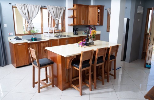 Choiseul Apartment | Make peace with the ocean with breathtaking views and great beach Free Breakfast