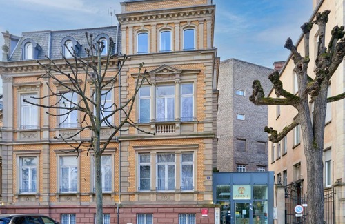 Contades Hotel | Make Your Trip More Enjoyable! Near Place du Marché Gayot! Pets are Allowed!