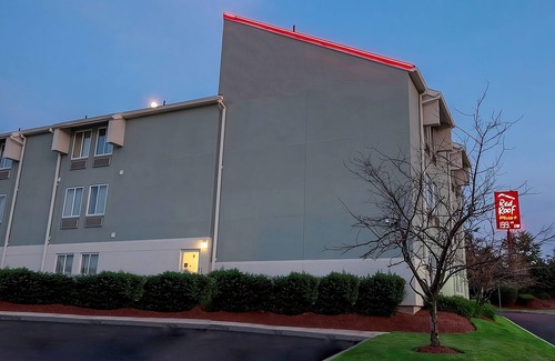 Saugus House | Making The Best Memories Along The Way! 2 Relaxing Units, Pet-friendly