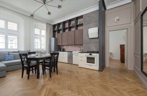 Stare Miasto Apartment | Malarska 30 | Large Apartment | By Wrocław Market