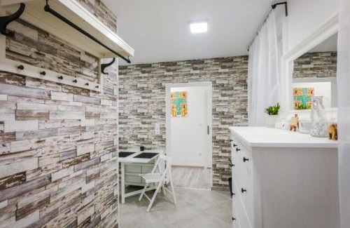 Gyor House | Malasits 2 private room with shared bathroom
