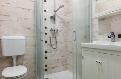 Gyor House | Malasits 2 private room with shared bathroom