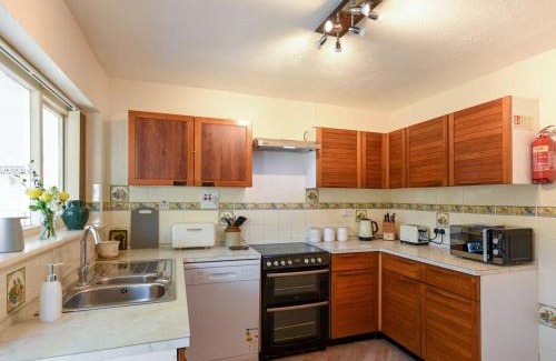 Bryn-crug House | Maldwyn