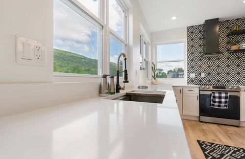Highland Mills Villa | Malkita Aria: Mountainview Escape with Postcard-Perfect Scenery