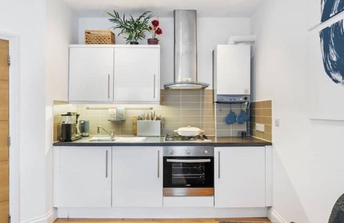 South Acton Apartment | Mallard Suite with Fast City Links | DucklingStays